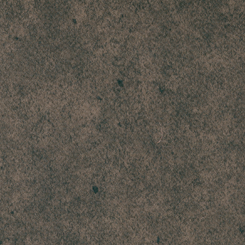 Revêtement de sol hétérogène à couche dense