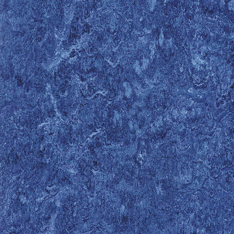 Résistance aux taches et revêtement de sol hétérogène à faible coût