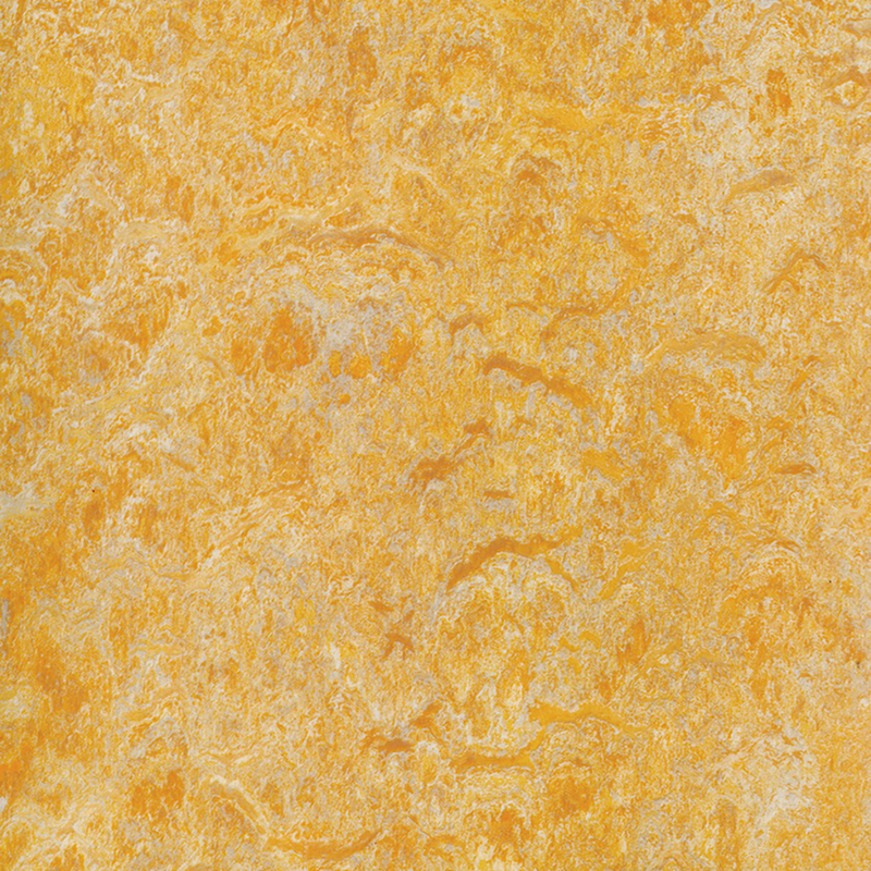 Résistance aux taches et revêtement de sol hétérogène à faible coût