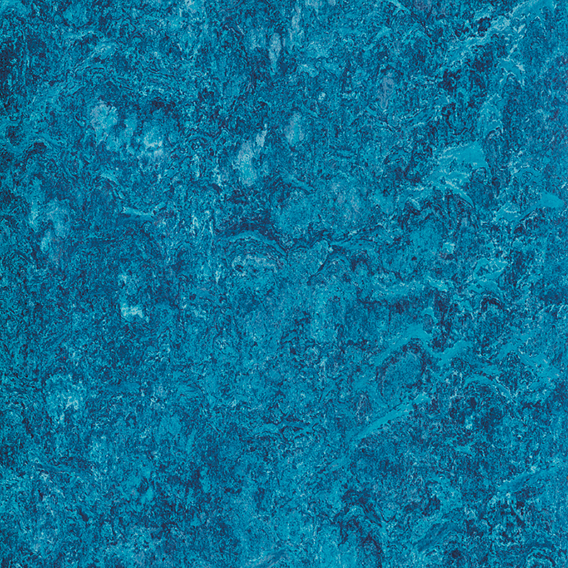 Résistance aux taches et revêtement de sol hétérogène à faible coût