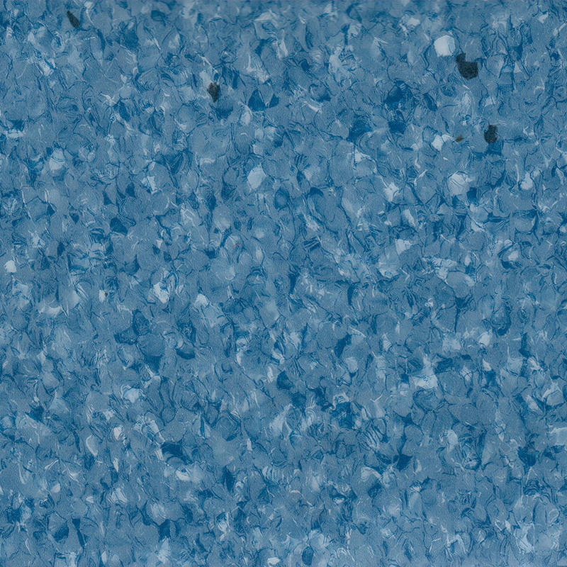 Revêtement de sol hétérogène haute durabilité et résistant aux taches